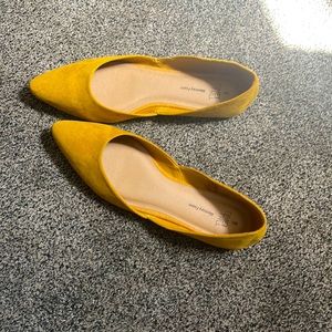 TIME and TRU flats —worn once